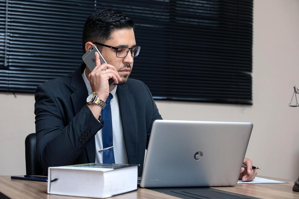 Profesjonalne konsultacje prawne online i stacjonarne